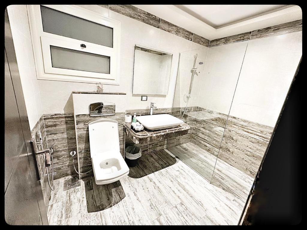 2 Bedrooms Elegant New Apartment *